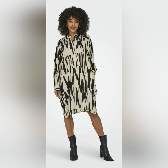 Only Dresses & Skirts - Patterned Black and Cream Dress